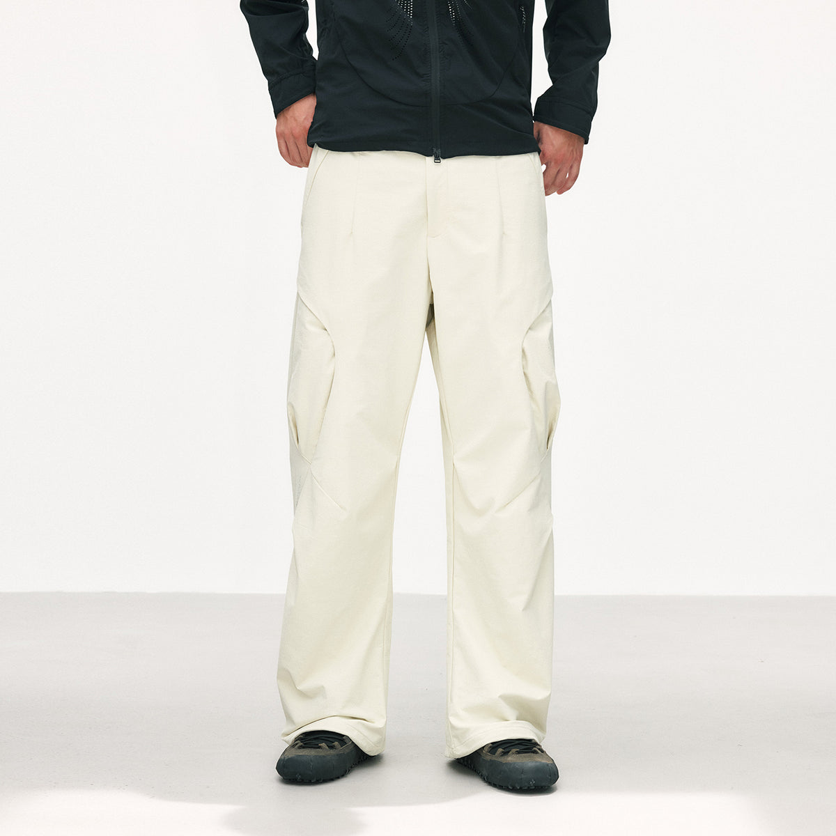Urban Flow Curved Cargo-Pocket Shell Pants
