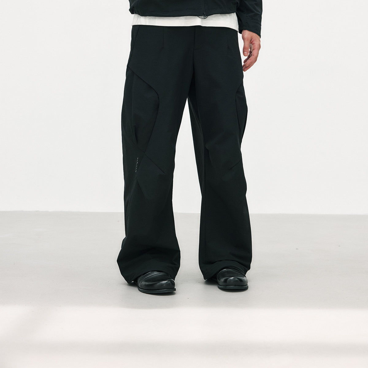 Urban Flow Curved Cargo-Pocket Shell Pants