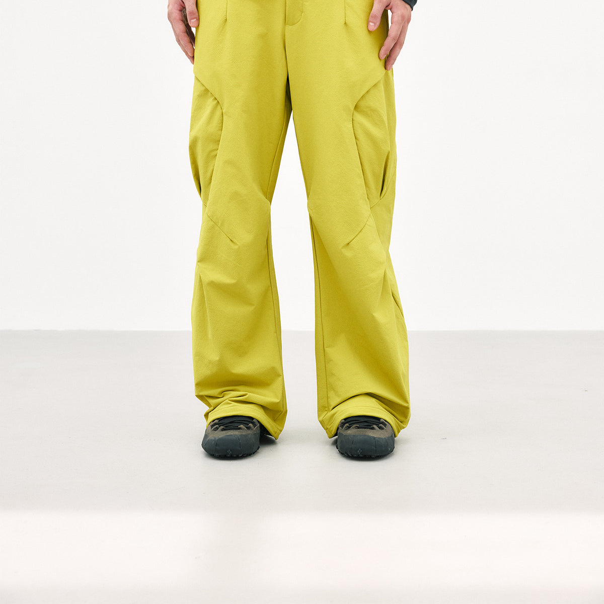 Urban Flow Curved Cargo-Pocket Shell Pants