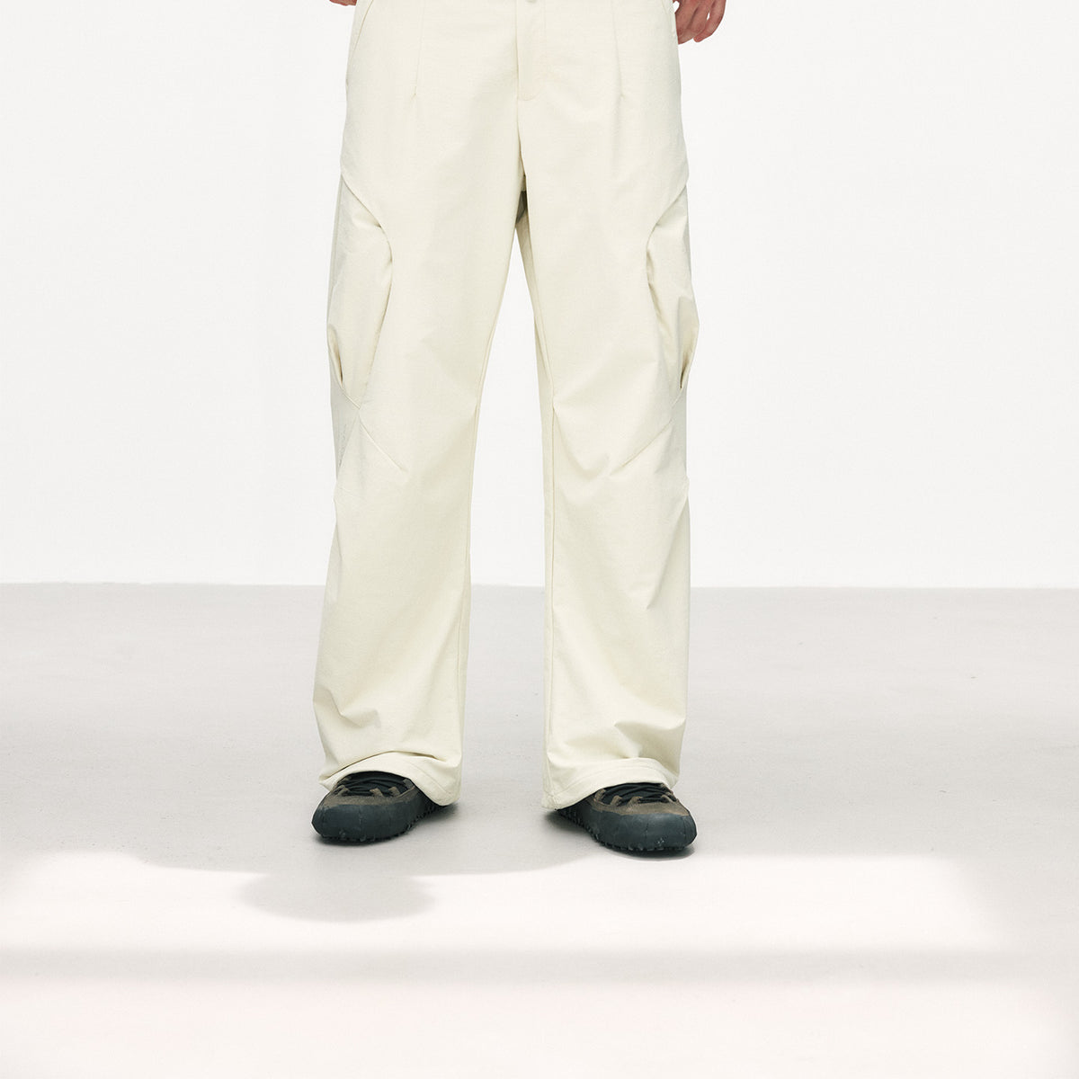 Urban Flow Curved Cargo-Pocket Shell Pants