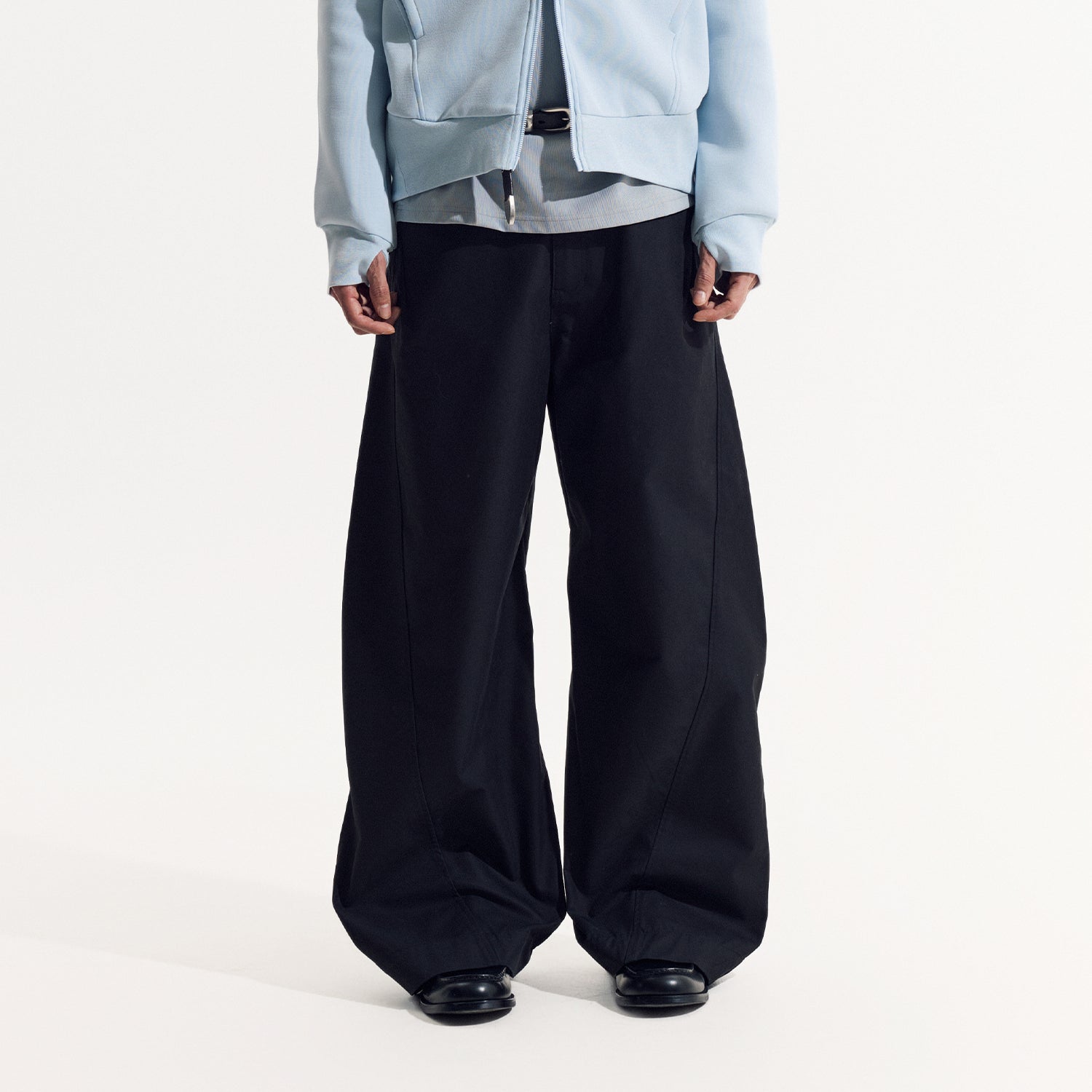 Loose Curved Pants