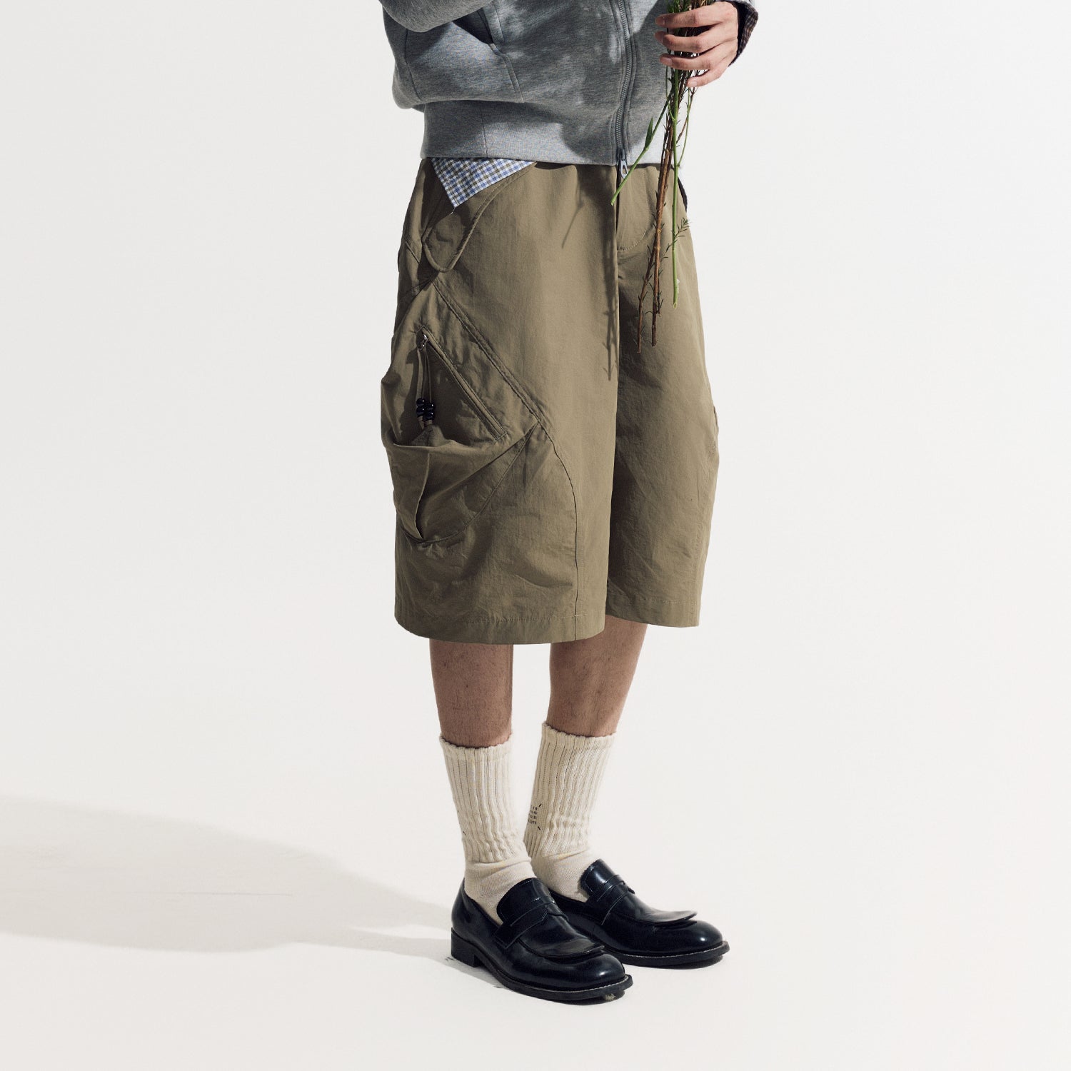 Curved Capri Pants