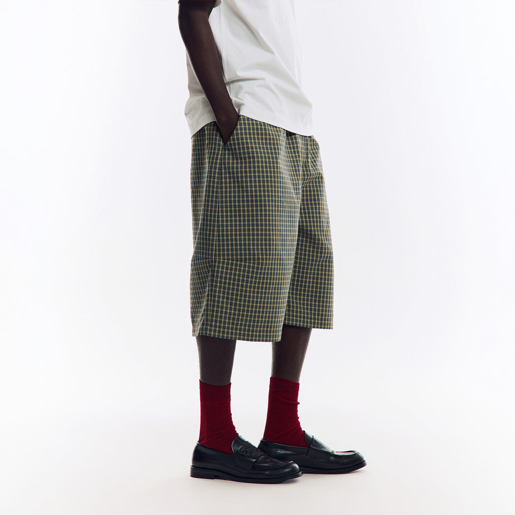 Loose Fit Plaid 6/10 Length Capri Pants