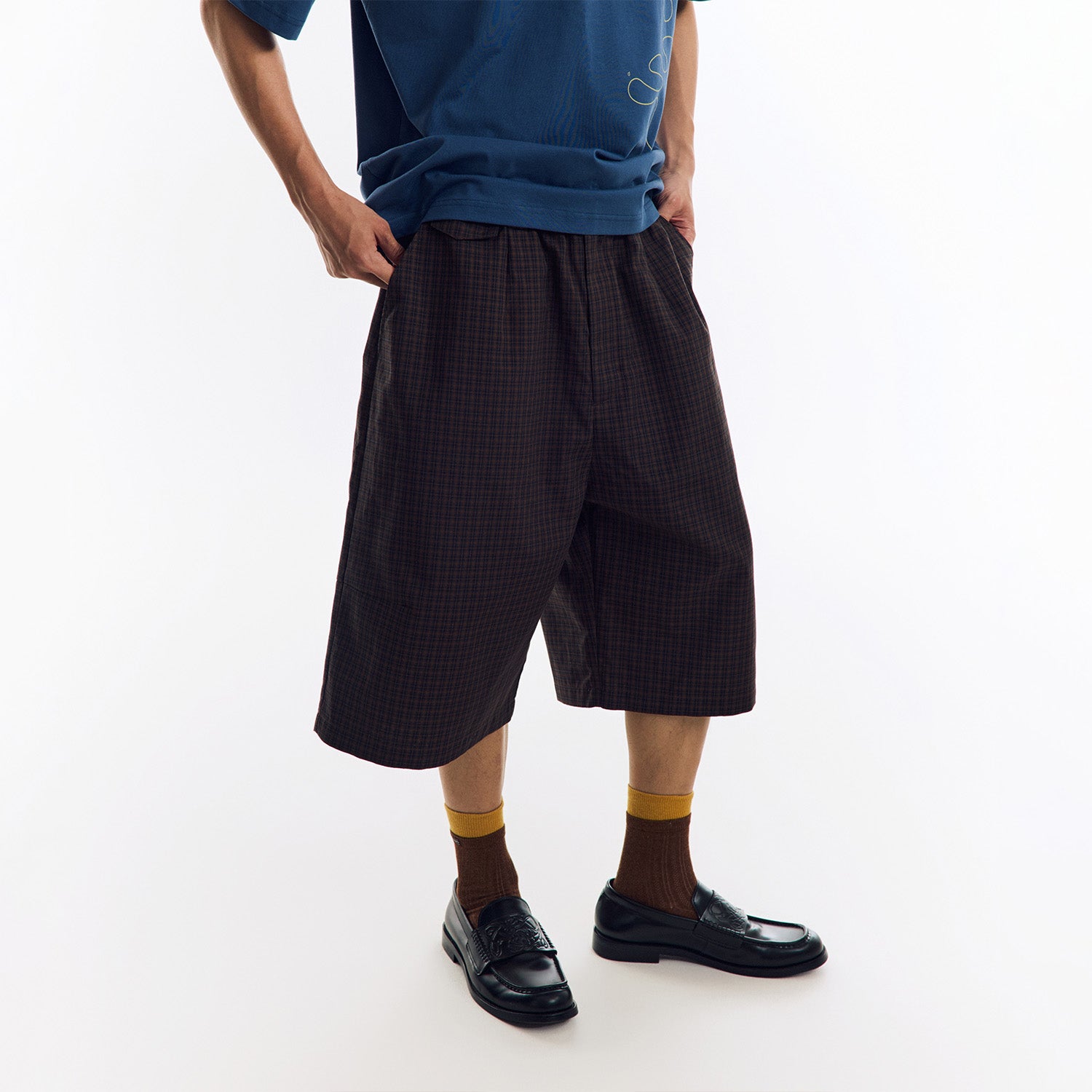 Loose Fit Plaid 6/10 Length Capri Pants