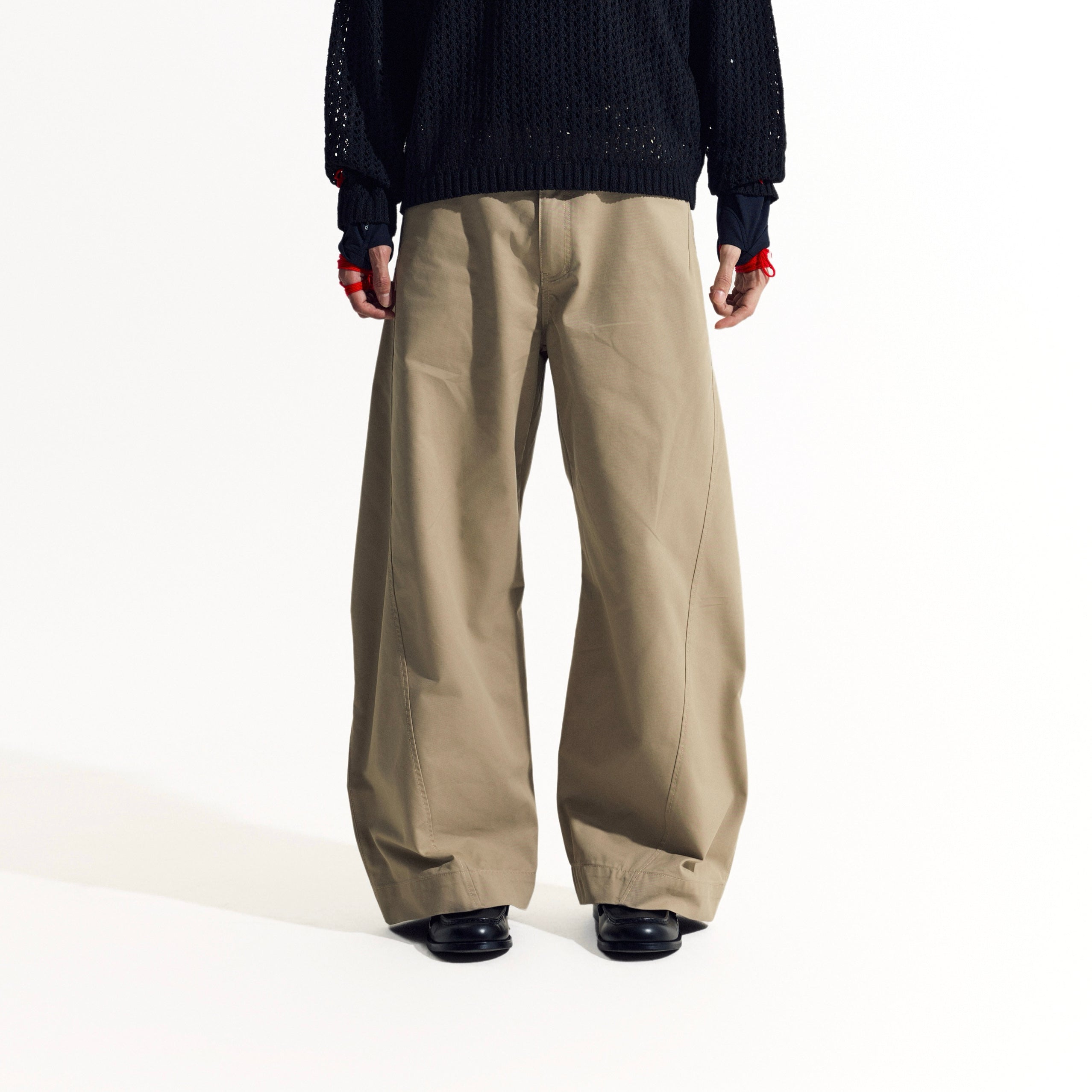 Loose Curved Pants